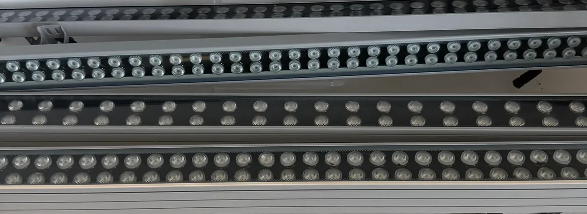 Außen- und Architekturleuchten im FANXING-LIGHTING-Showroom in Zhongshan, China.